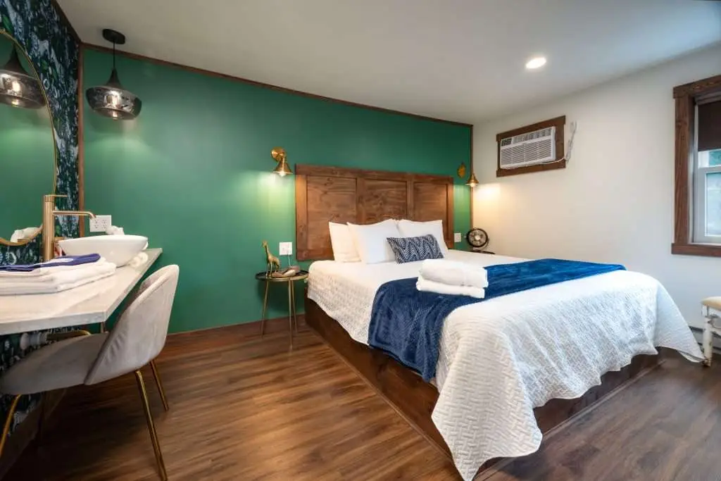 Second king bedroom with vanity desk